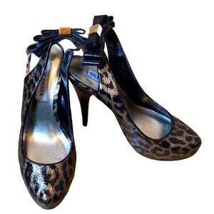 Steve Madden Mevas leopard print slingback heels Size 6
